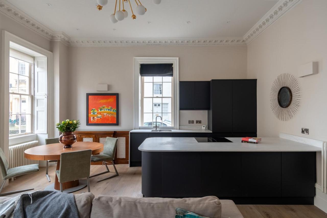 Russell House Suites Bath Eksteriør billede