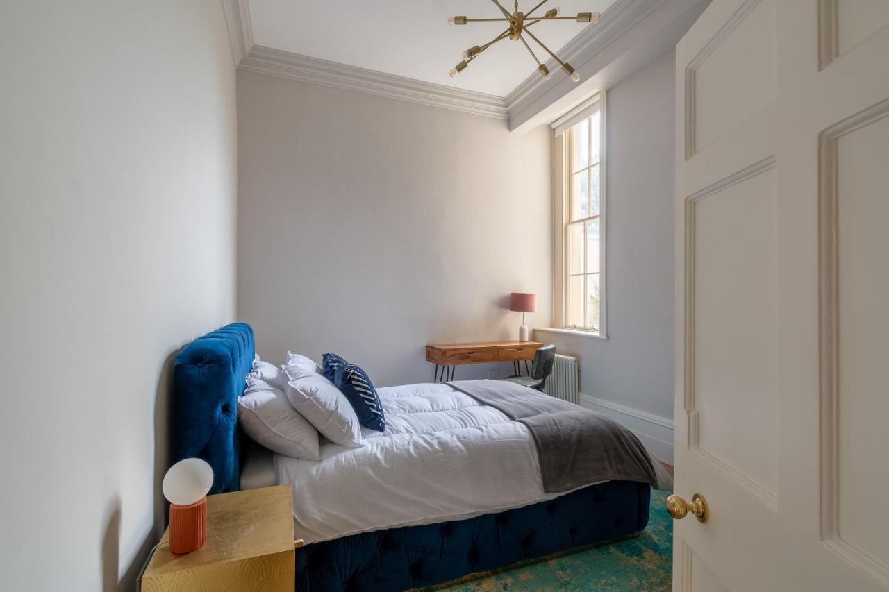 Russell House Suites Bath Eksteriør billede