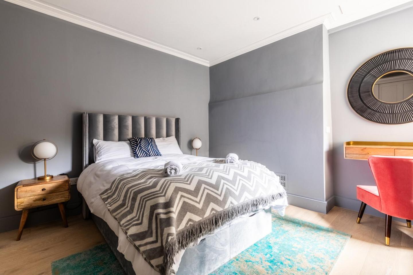 Russell House Suites Bath Eksteriør billede