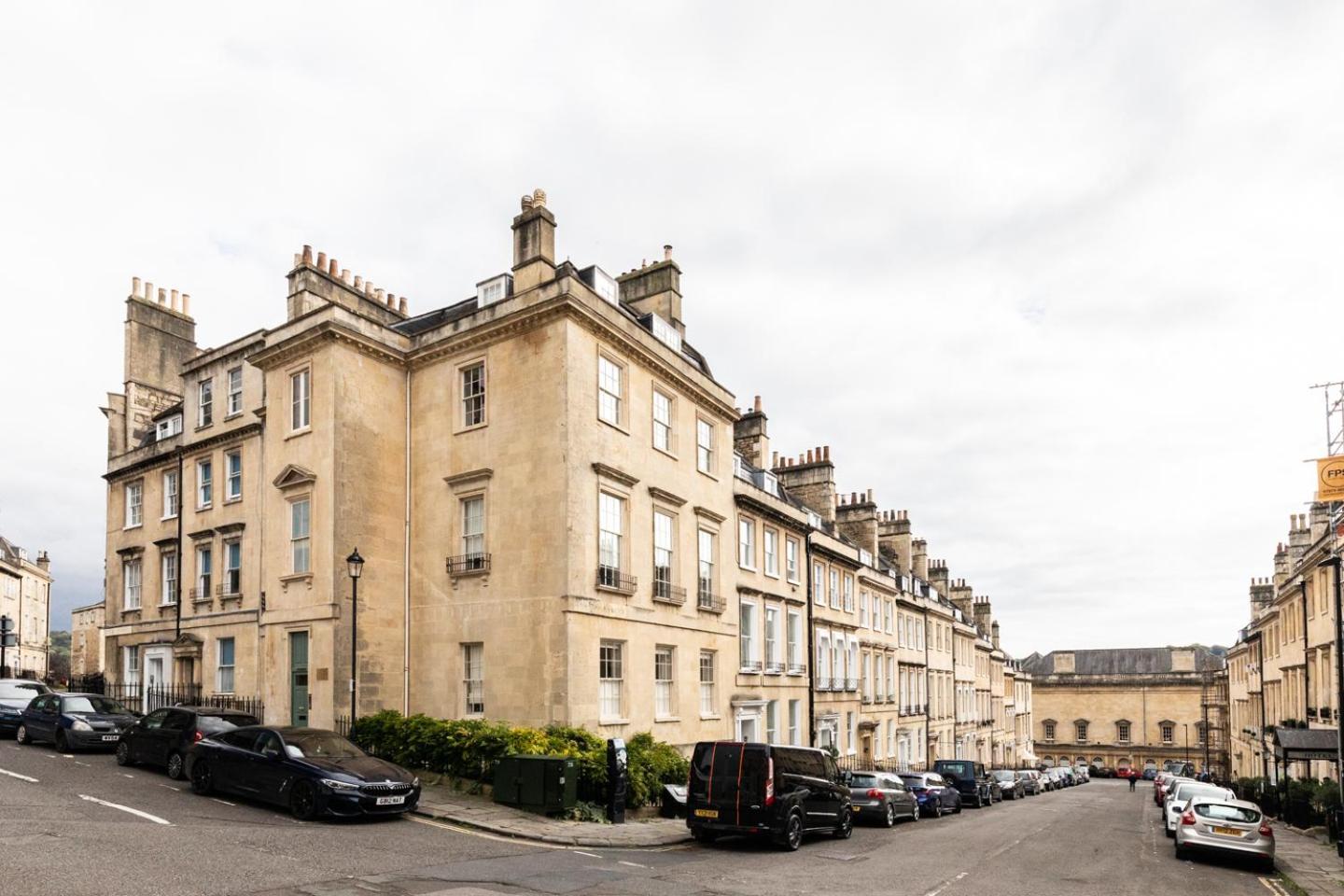 Russell House Suites Bath Eksteriør billede