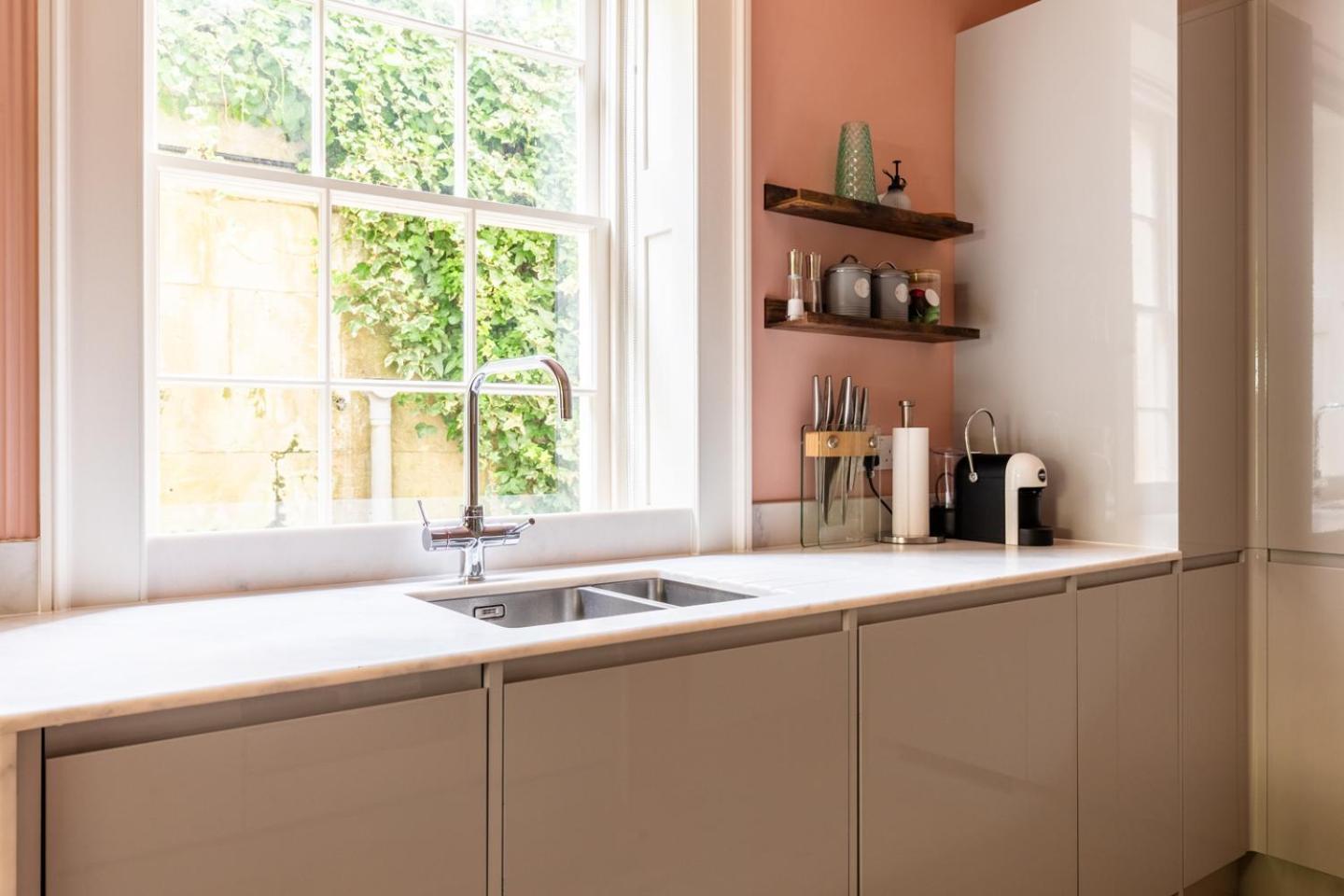 Russell House Suites Bath Eksteriør billede