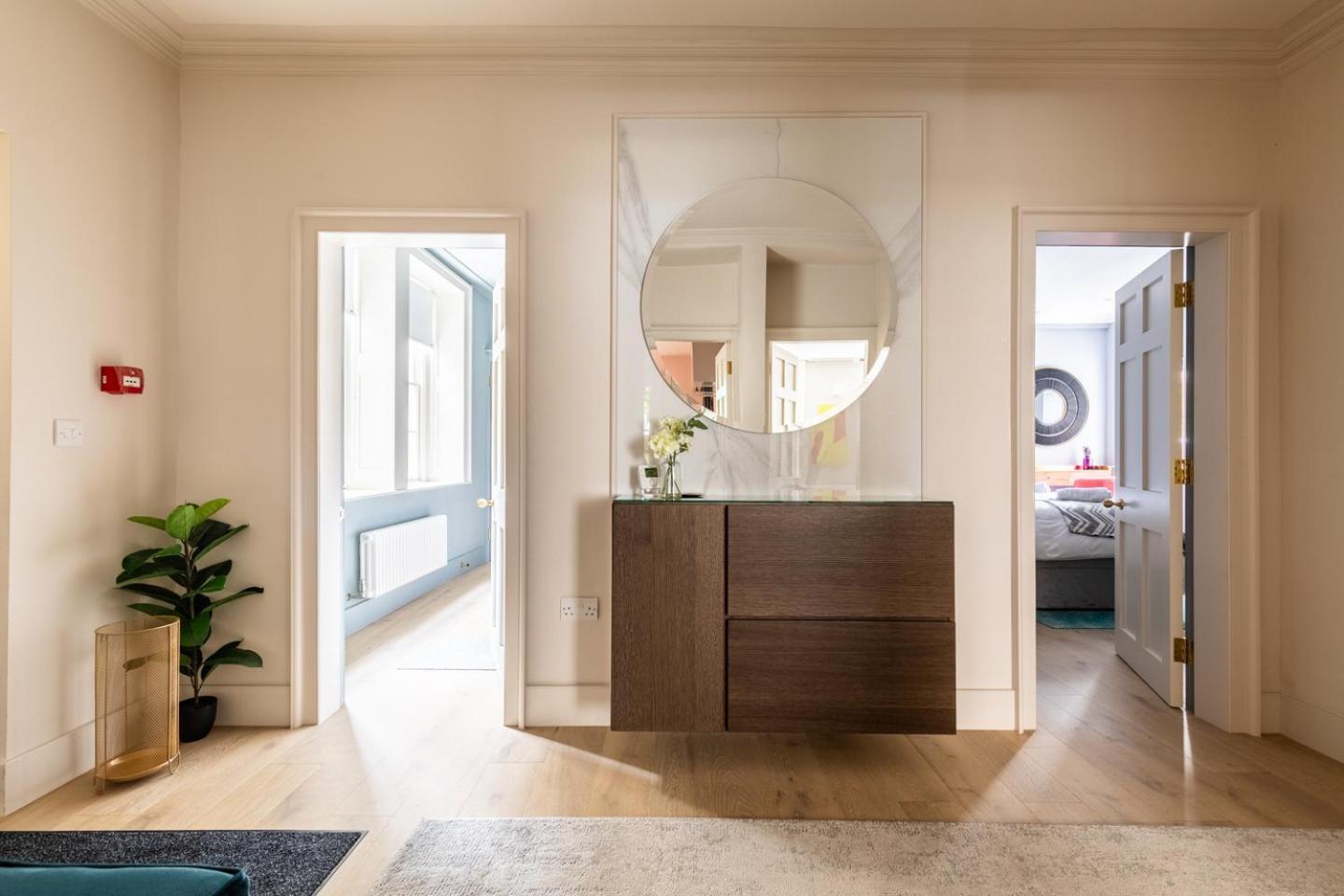 Russell House Suites Bath Eksteriør billede