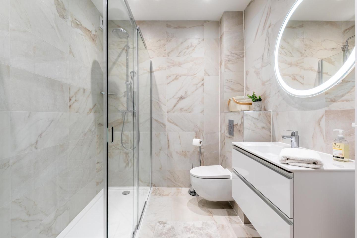 Russell House Suites Bath Eksteriør billede